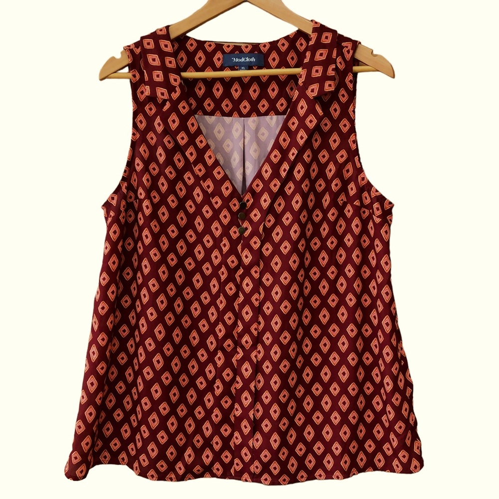MODCLOTH sleeveless v- neck collared top, geometric print, size XL.